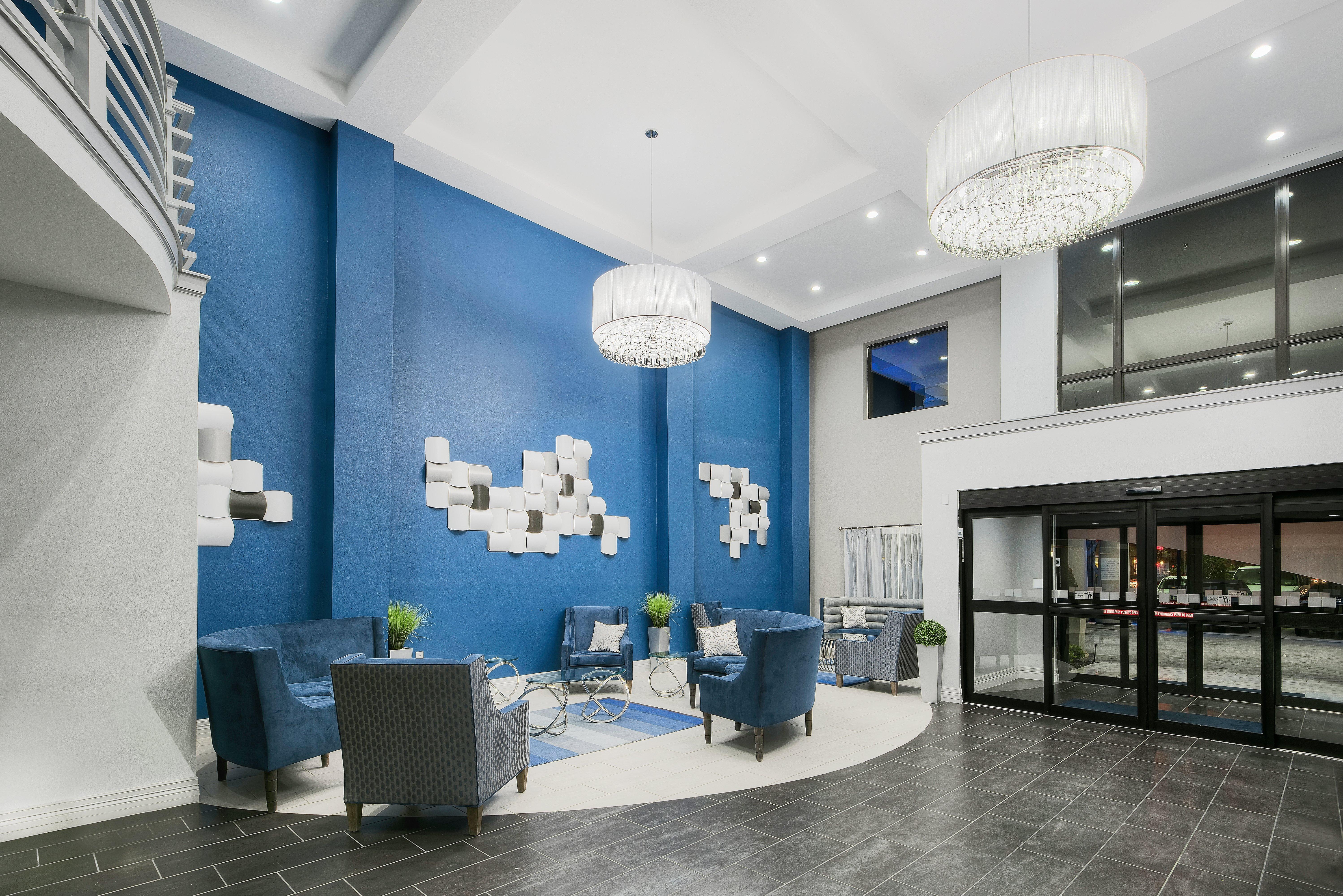 Holiday Inn Express And Suites Houston North - Iah Area By Ihg Exterior photo