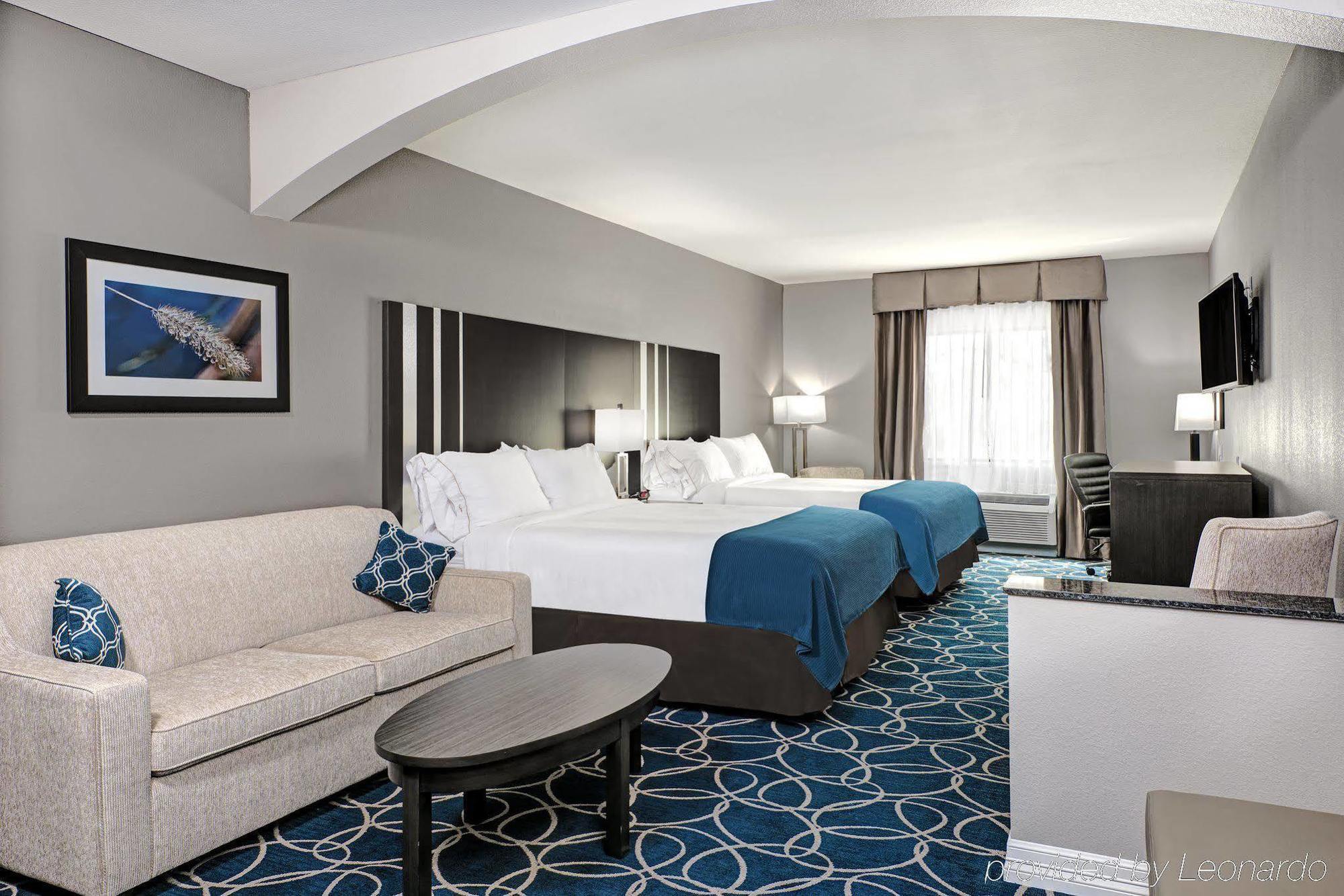 Holiday Inn Express And Suites Houston North - Iah Area By Ihg Exterior photo