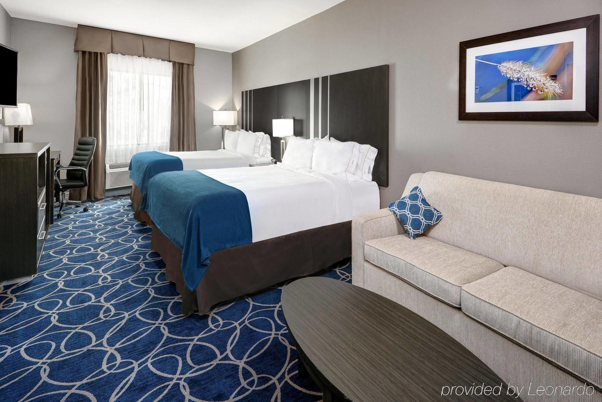 Holiday Inn Express And Suites Houston North - Iah Area By Ihg Exterior photo